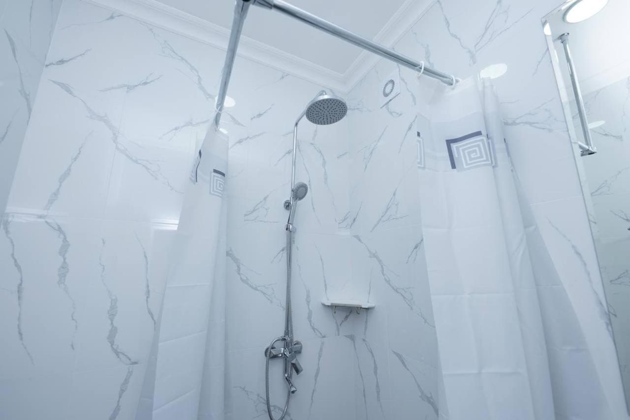 Halal Apart Hotel Алма Ата Екстериор снимка